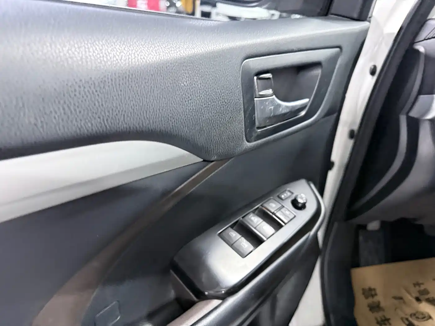 Toyota Highlander 2018 2.0T 4WD Luxury 7-seater (China V) фото 8