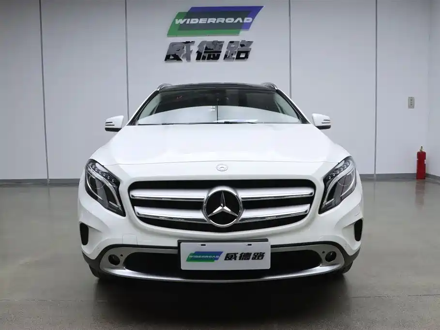 Mercedes-Benz GLA 2016 GLA 220 4MATIC Fashion фото 2
