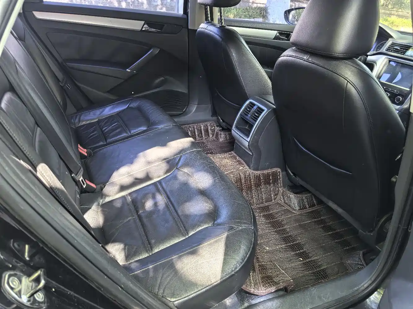 Photo 11 - Volkswagen Passat