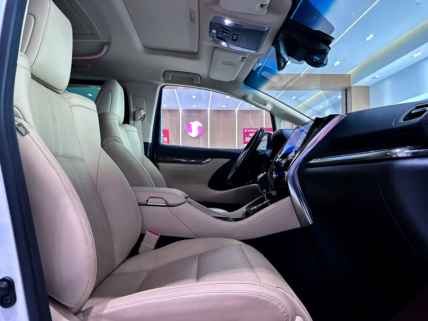 Toyota Vellfire 2021 Crown Hybrid 2.5L HV Premium Edition фото 13