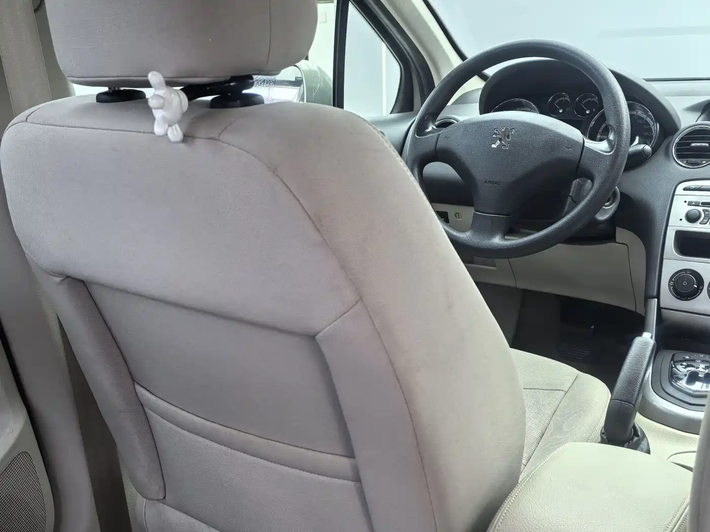 Peugeot 408 2011 2.0L Automatic Comfort Edition фото 9