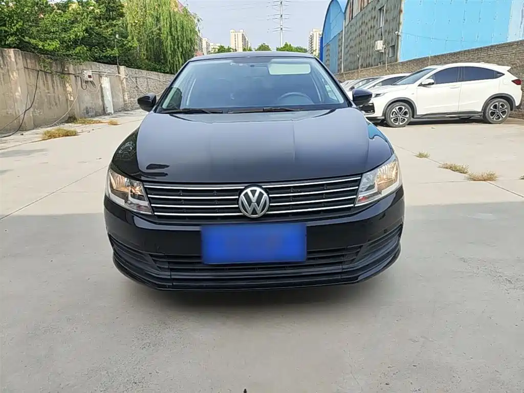 Volkswagen Lavida 2017 1.6L Manual Trend Edition фото 3