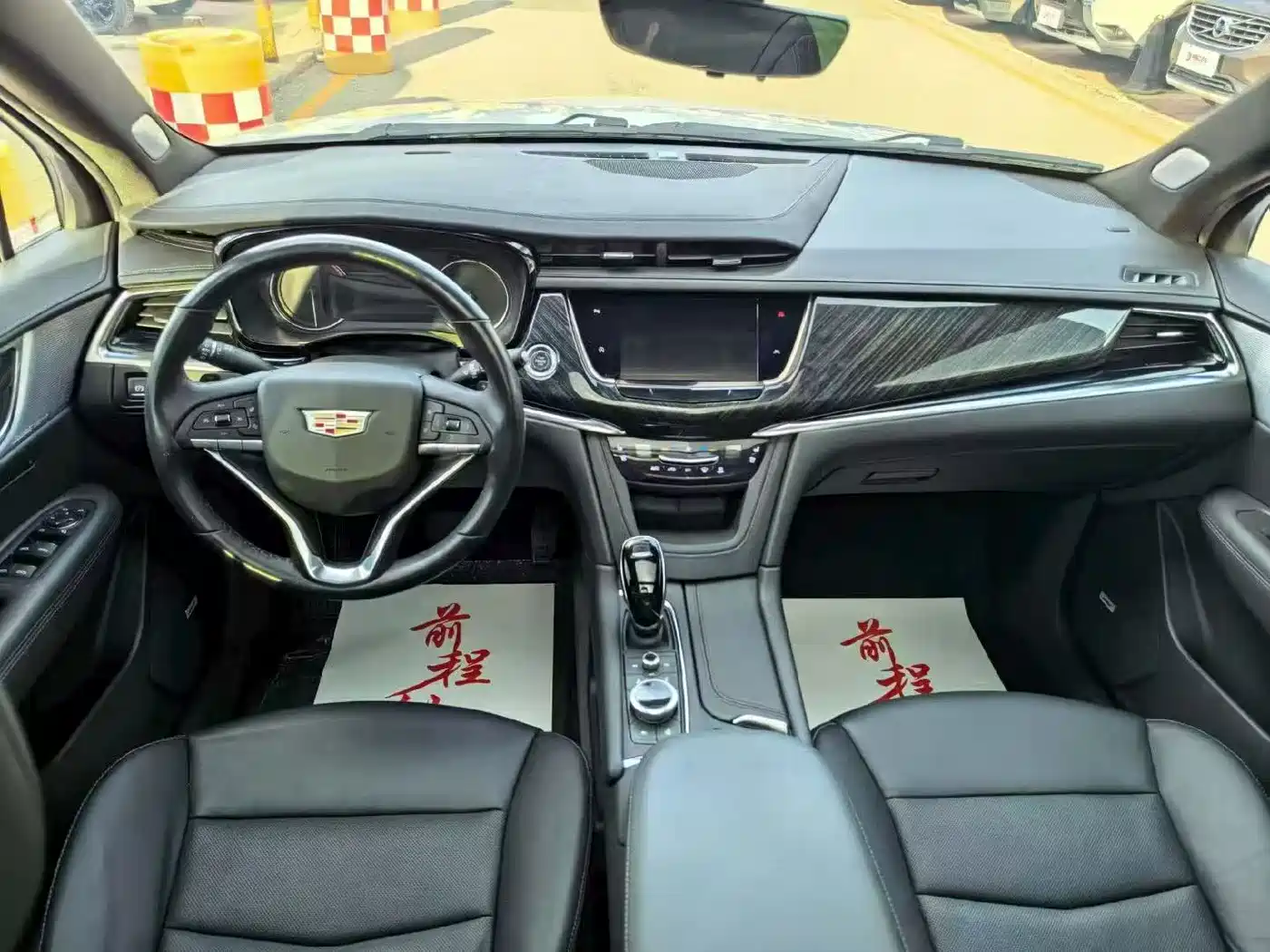 CADILLAC XT6