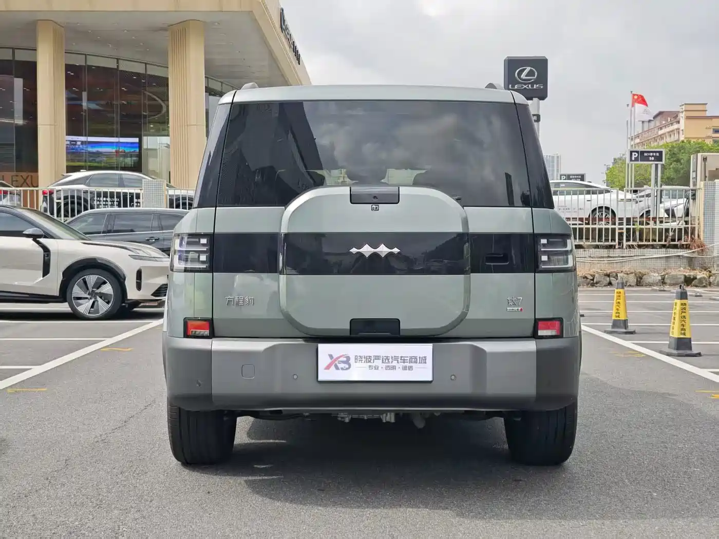 Fang Cheng Bao Titanium 7 2025 AWD Base Model 4