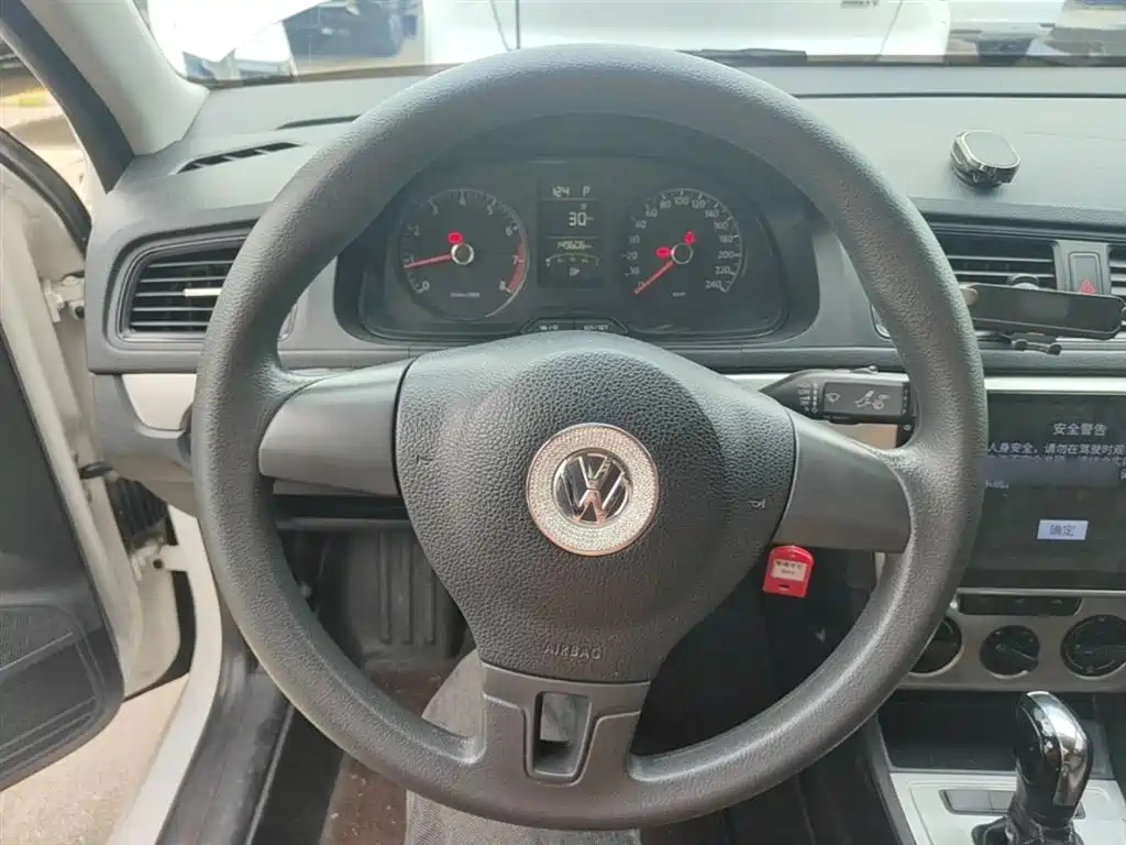 Volkswagen Lavida 2013 Facelift Classic 1.6L Automatic Trend фото 11
