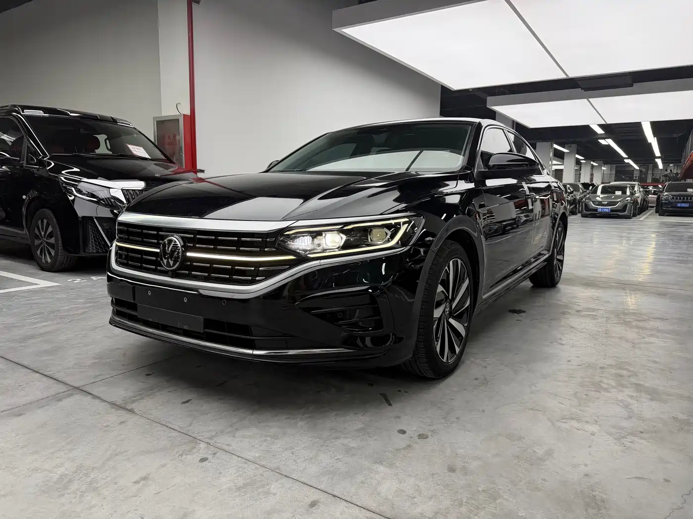 Volkswagen Passat 2023 330TSI Luxury Edition