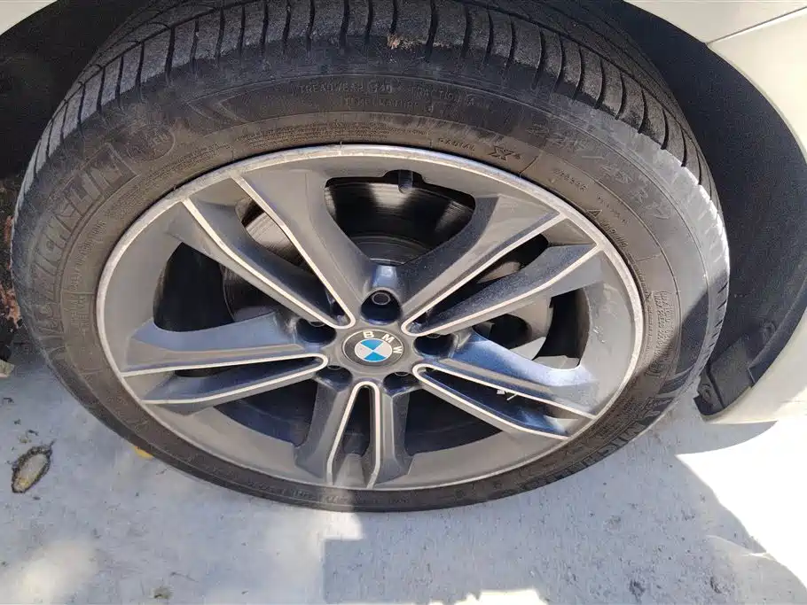 BMW 1 Series 2018 118i Sport Edition фото 6