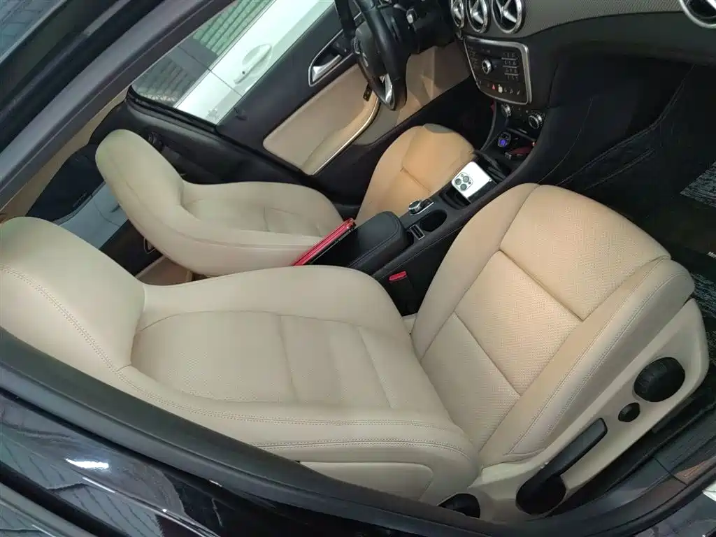 Mercedes-Benz GLA 2016 GLA 220 4MATIC Fashion фото 25