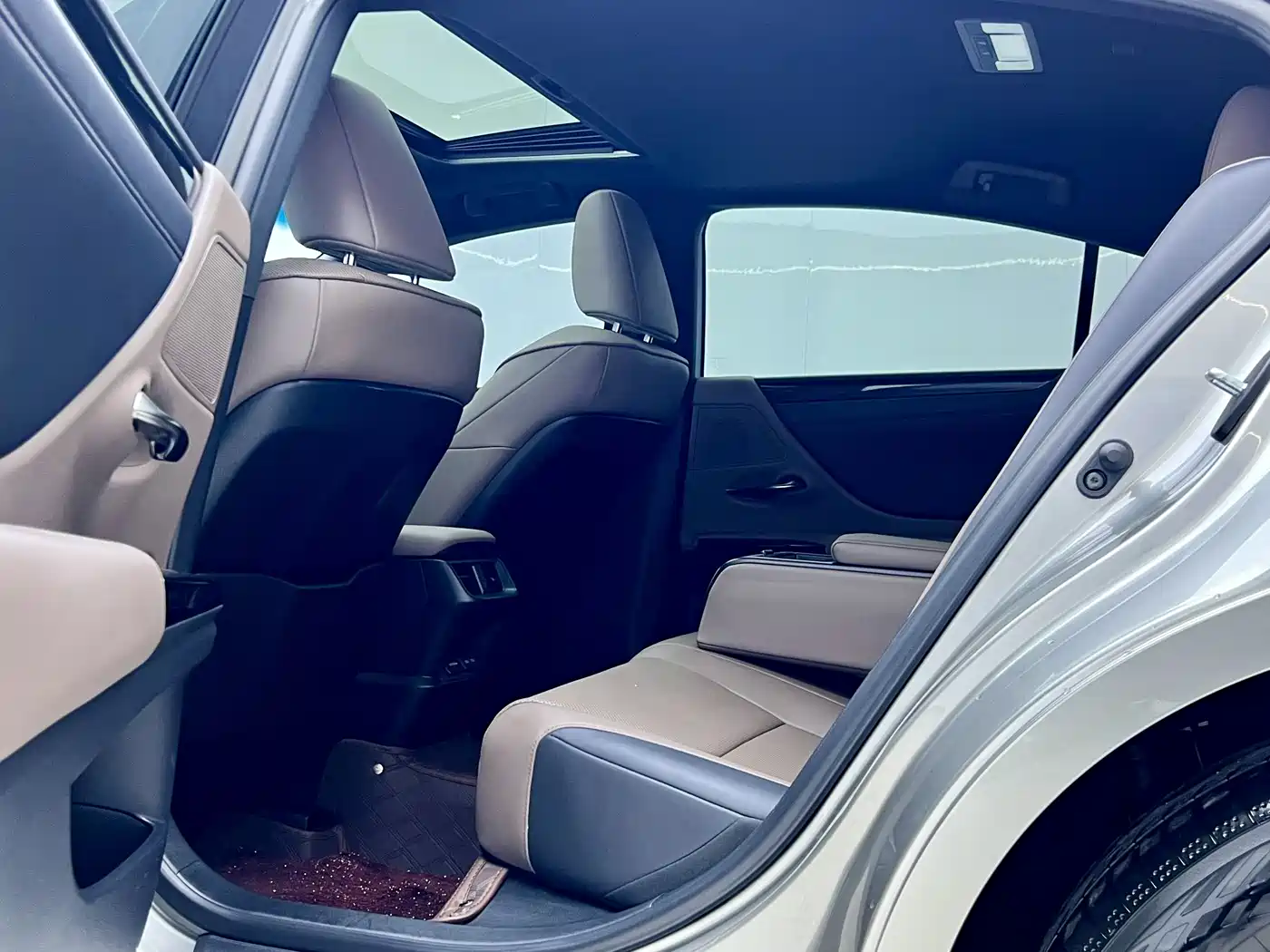Lexus ES 2021 200 Excellence Edition фото 6