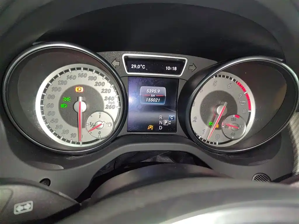 Mercedes-Benz GLA 2016 GLA 220 4MATIC Fashion фото 12
