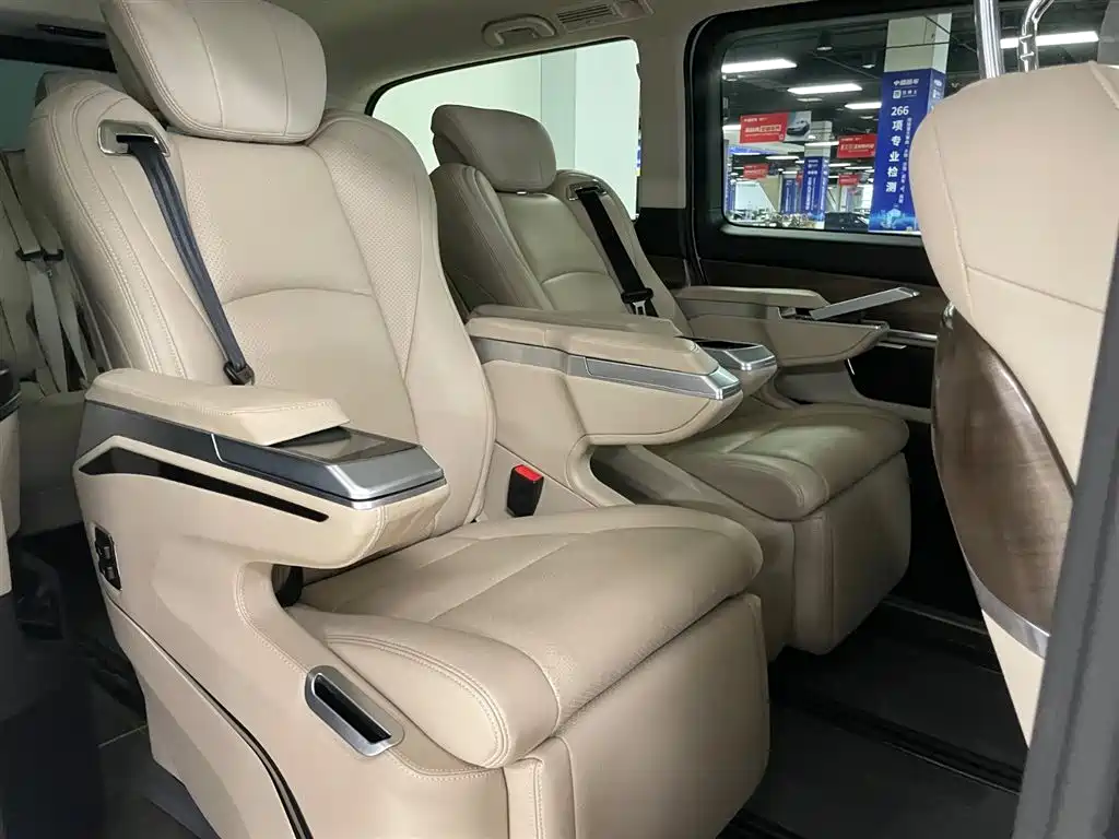 MERCEDES-BENZ V-CLASS