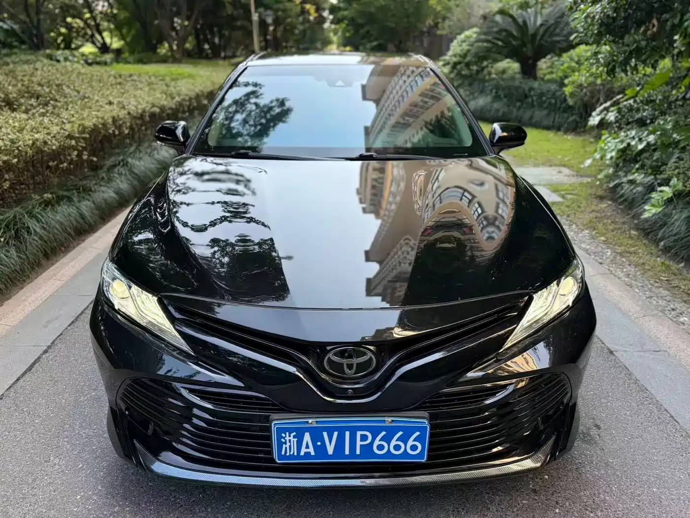 Toyota Camry 2018 2.5G Luxury Edition фото 2