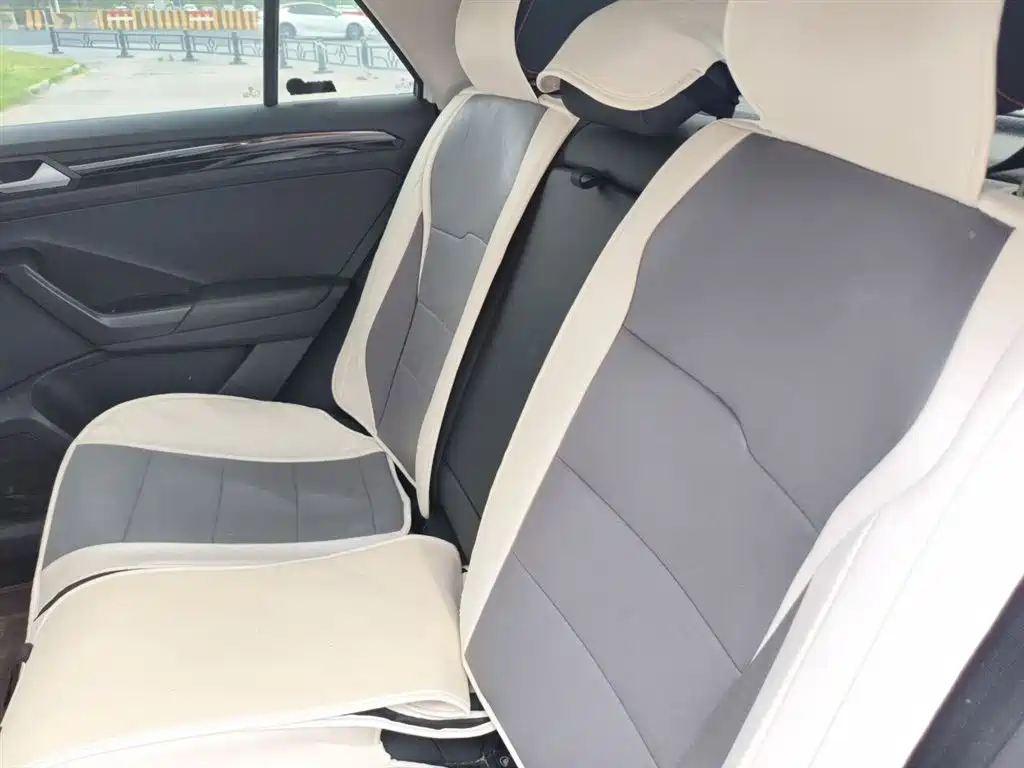 Volkswagen T-ROC 2021 280TSI DSG 2WD Comfort Smart Connect 30th Anniversary Edition фото 14