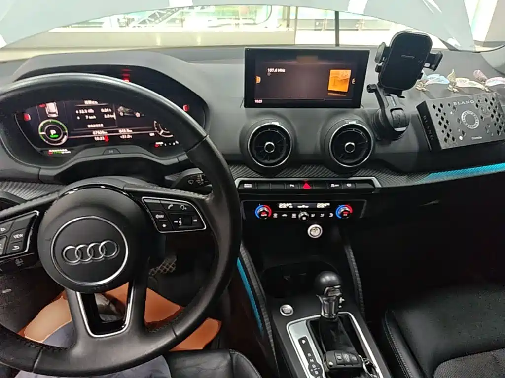 Фото 10 - Audi Q2L e-tron
