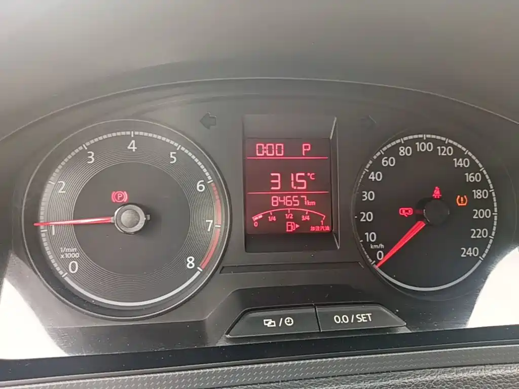 VOLKSWAGEN SANTANA