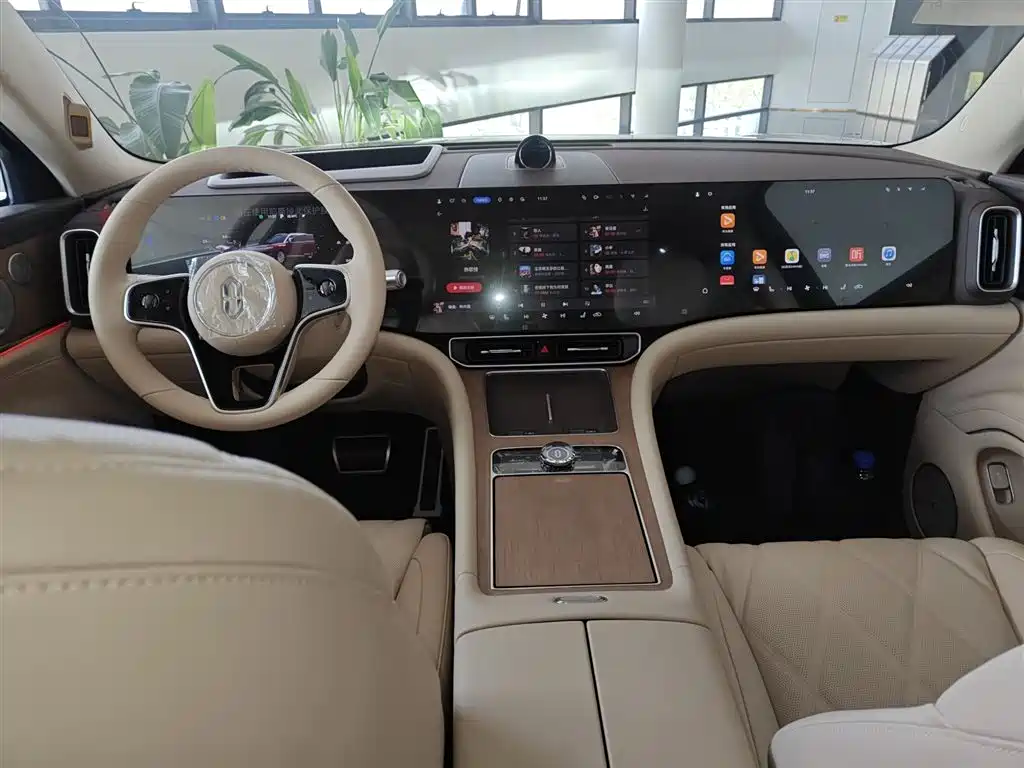AITO Wenjie AITO M9 2025 Extended Range Ultra 52kWh 6-Seater фото 10