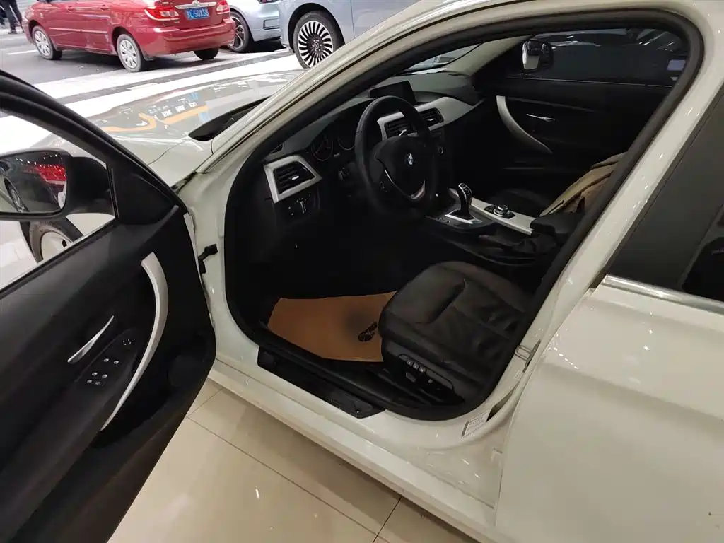 BMW 3 Series 2015 328Li Fashion фото 12