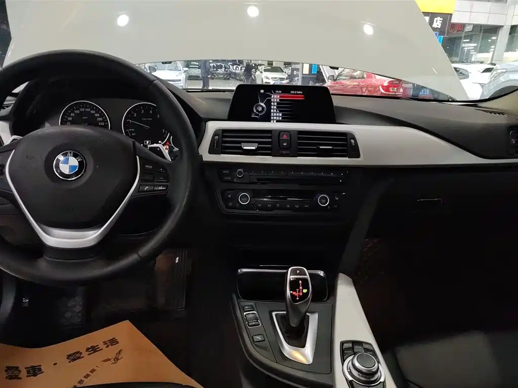 BMW 3 Series 2015 328Li Fashion фото 9