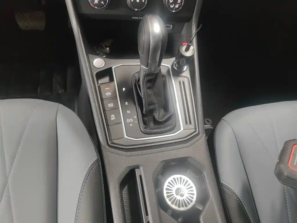 Volkswagen Lavida 2024 Model 1.5L Automatic Starlight 5 Million Edition фото 14