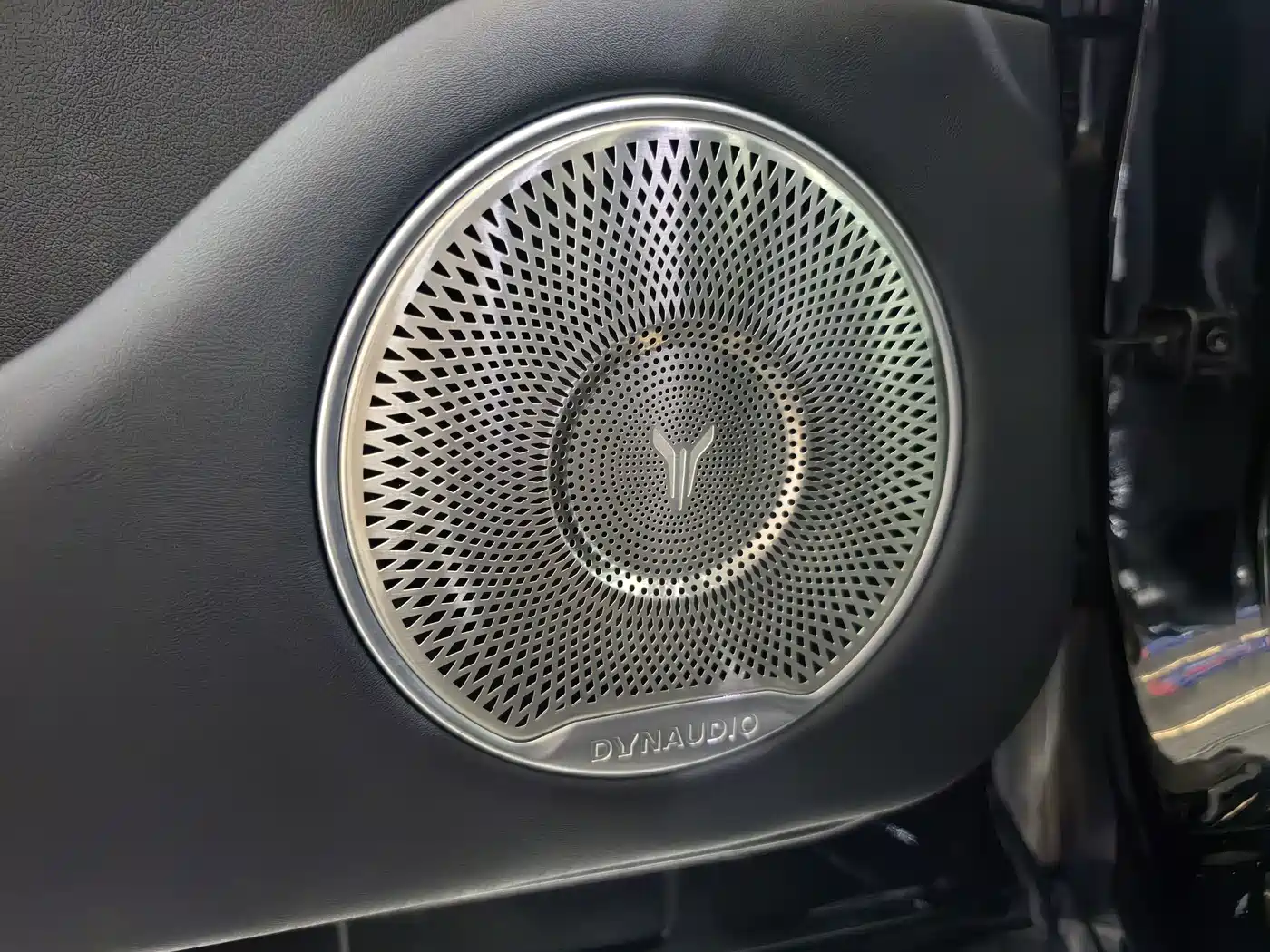 Voyah Auto VOYAH FREE 2024 Ultra Long Range Intelligent Driving Edition фото 10