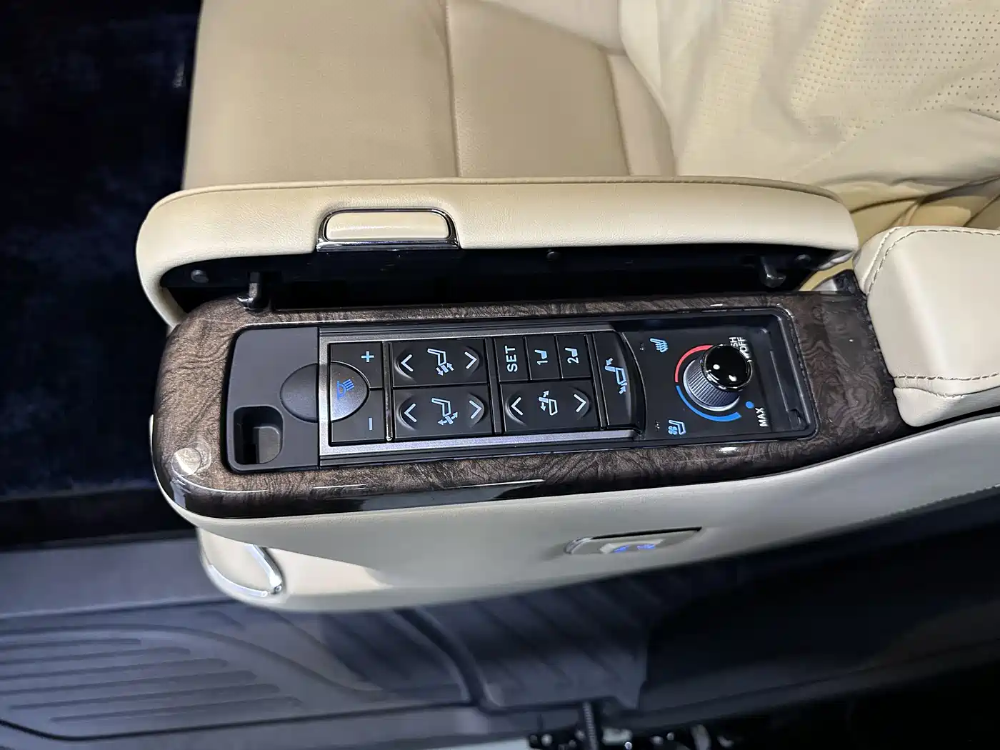 Toyota Vellfire 2022 2021 Crown Hybrid 2.5L HV Premium Edition