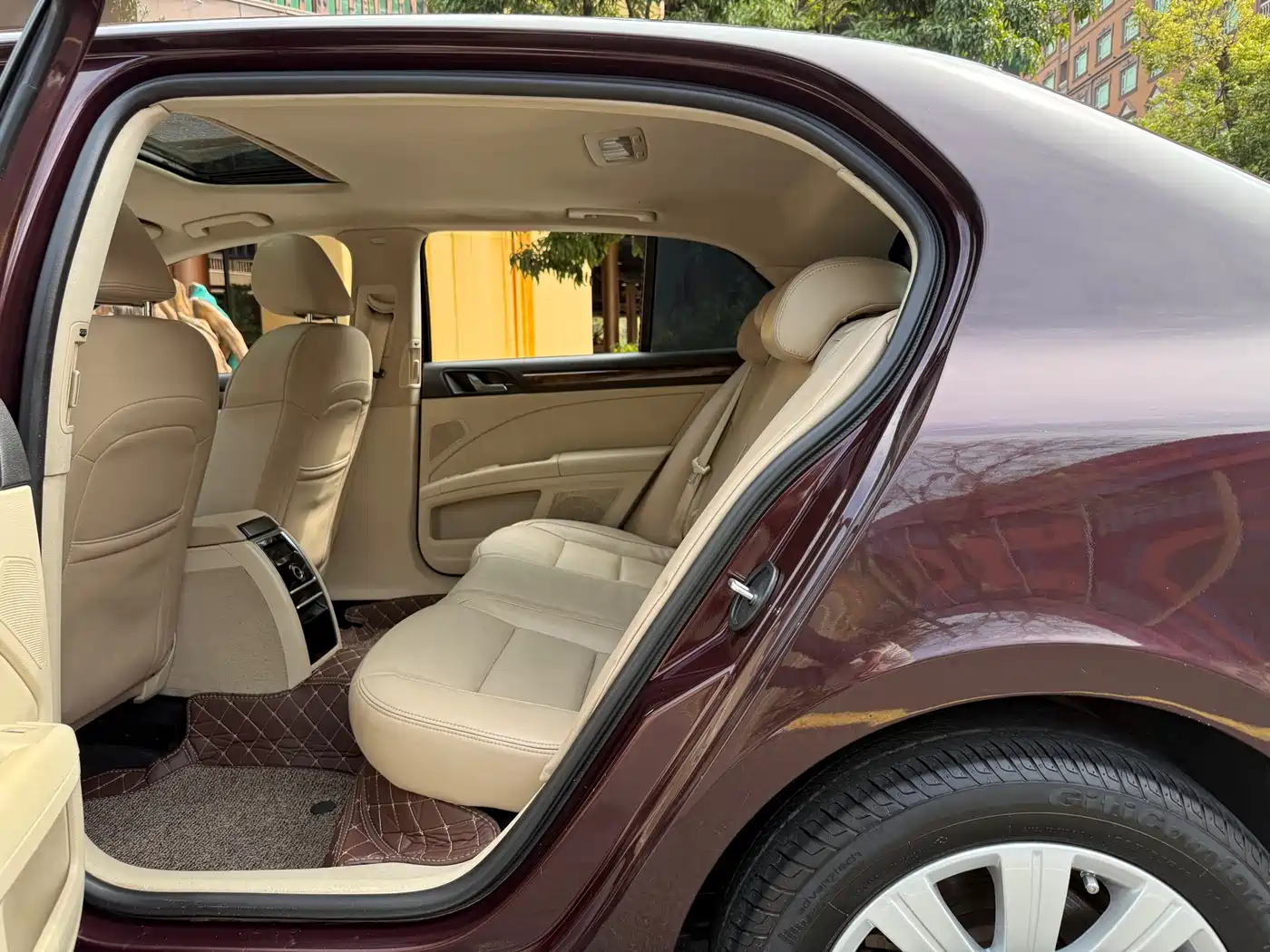 Škoda Superb 2012 1.8TSI Automatic Elegance Edition фото 8