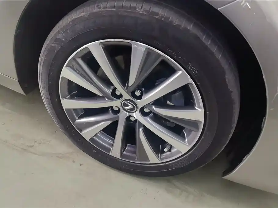 Lexus ES 2020 200 Excellence фото 6