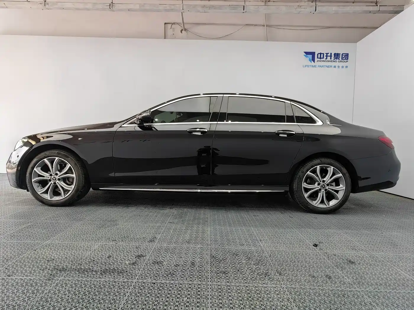 Mercedes-Benz E-Class 2022 Facelift E 300 L Sport Fashion Style фото 7