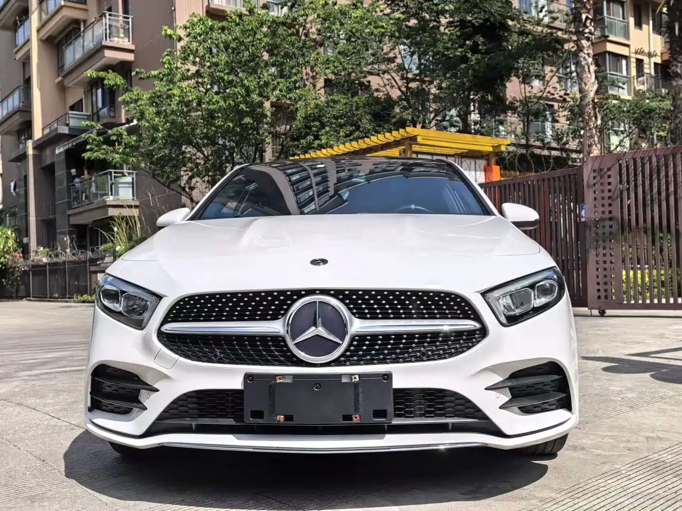 Mercedes-Benz A-Class 2021 A 200 L Sport Sedan Fashion Edition фото 2
