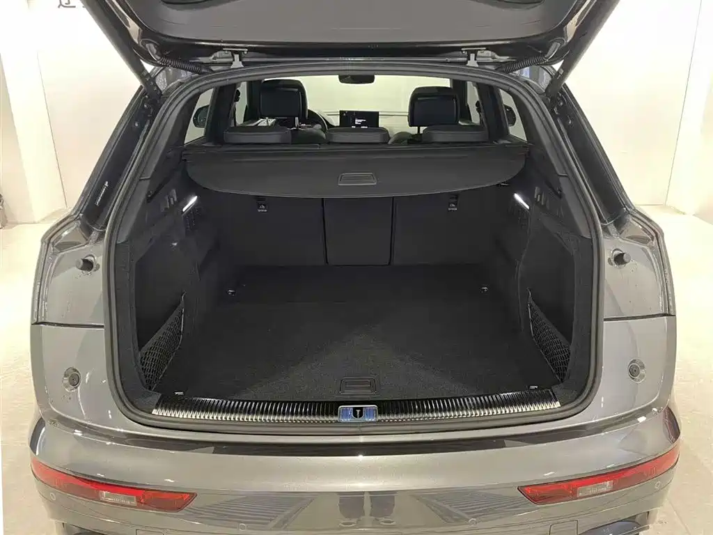 Audi Q5L 2023 40T Luxury Dynamic фото 6