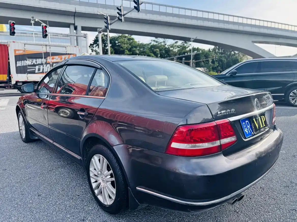 Volkswagen Passat Lingyu 2010 2009 1.8T Automatic Luxury