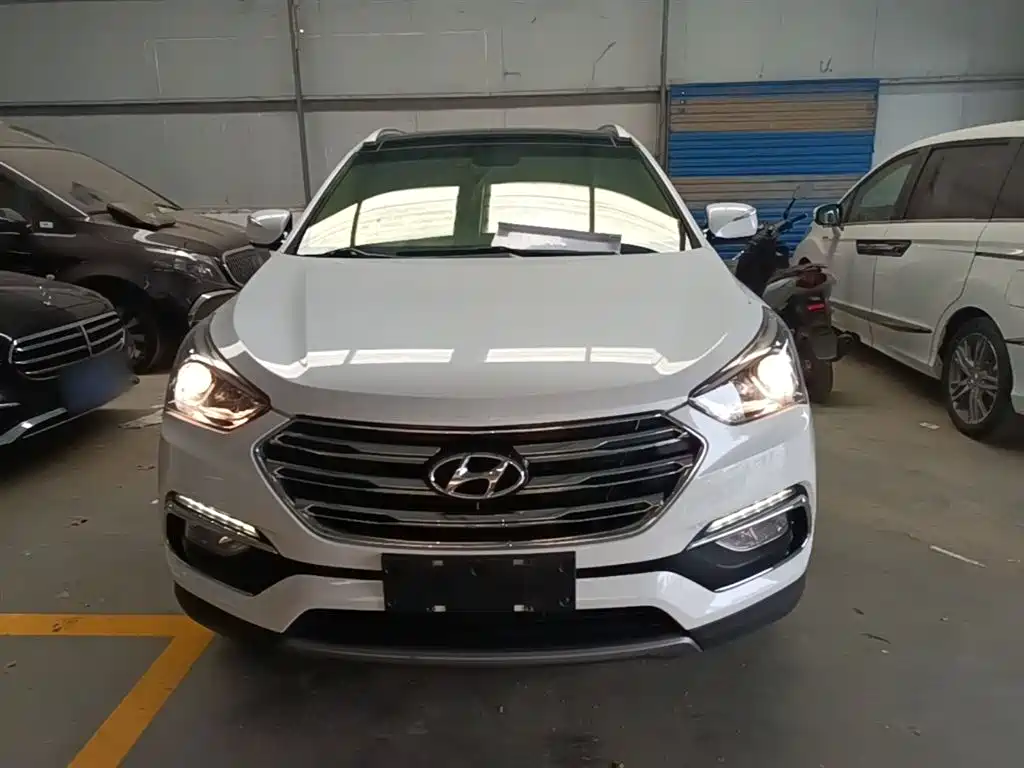 Hyundai Santa Fe 2017 2.0T Automatic 4WD Intelligent 7-Seater фото 3