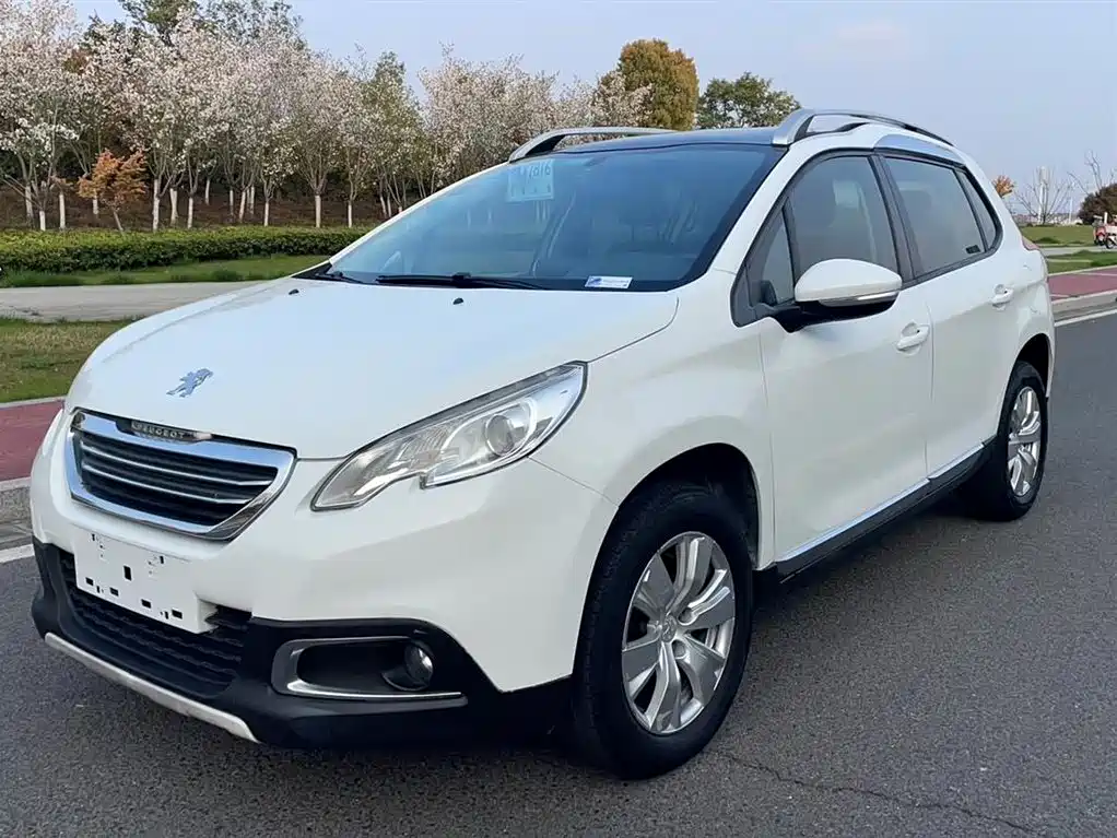 Peugeot 2008 2014 1.6L Automatic Fashion Edition фото 2