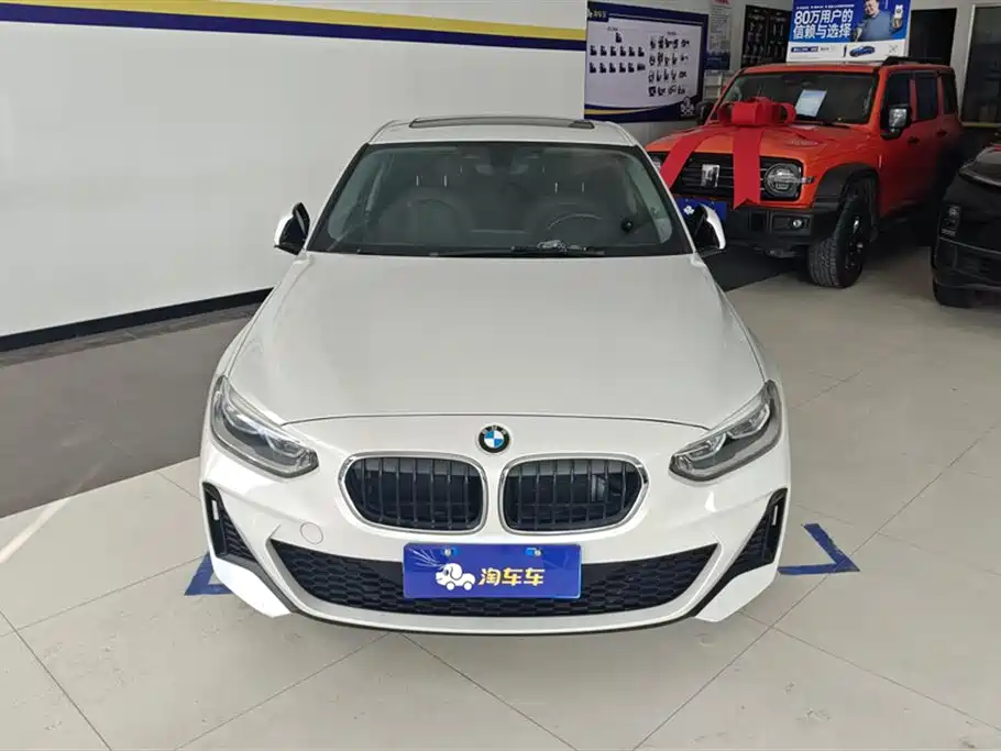 BMW 1 Series 2019 118i M Sport Package фото 2