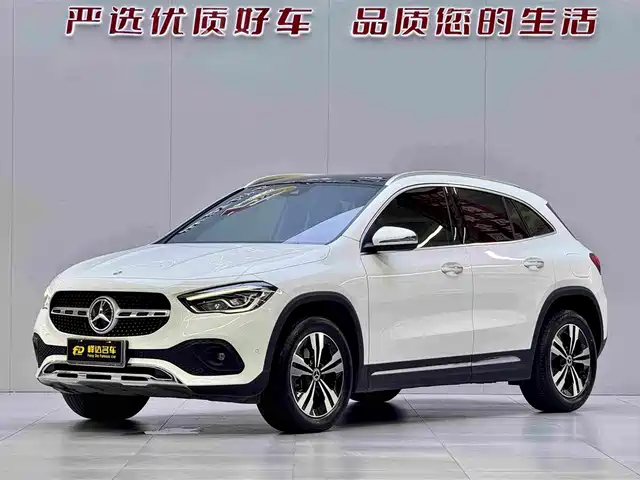 MERCEDES-BENZ GLA 2023