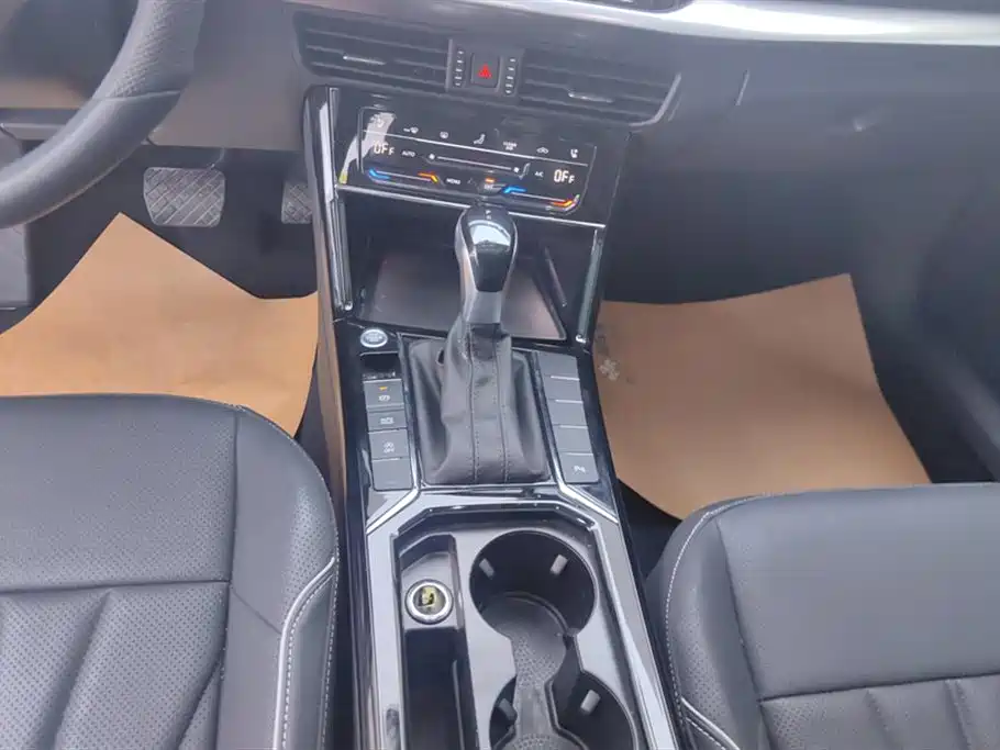 Volkswagen Passat 2024 380TSI Elite Edition фото 16