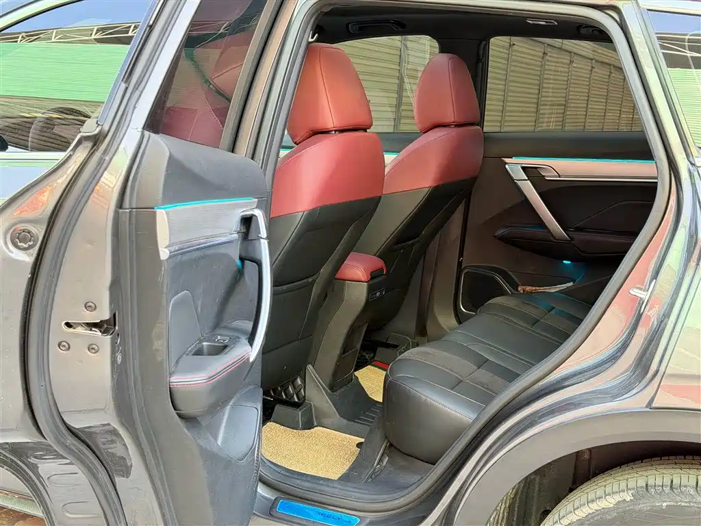Фото 8 - Geely Coolray