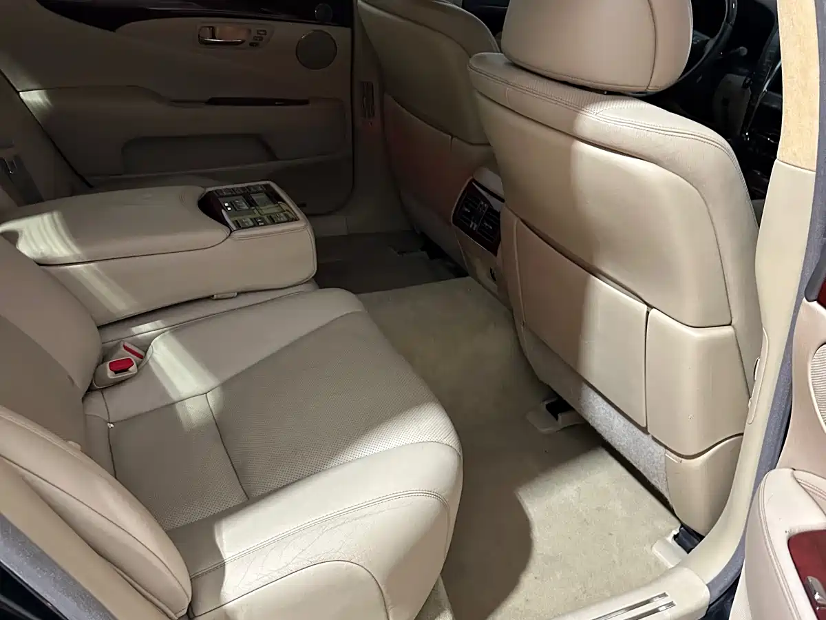 Lexus LS 2007 2006 460L