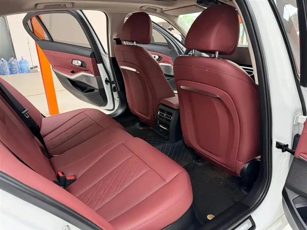BMW 3 Series 2023 320Li M Sport Package фото 9