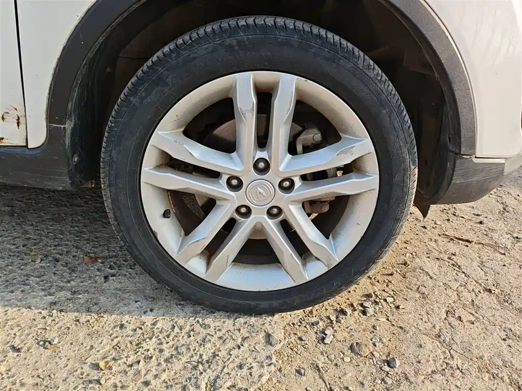 Фото 23 - Changan CS35