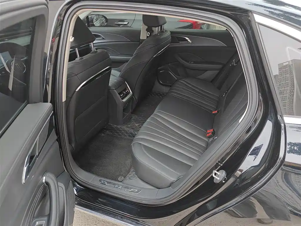 Hongqi H5 2024 2.0T Automatic Smart Connect Flag Smooth Edition фото 13