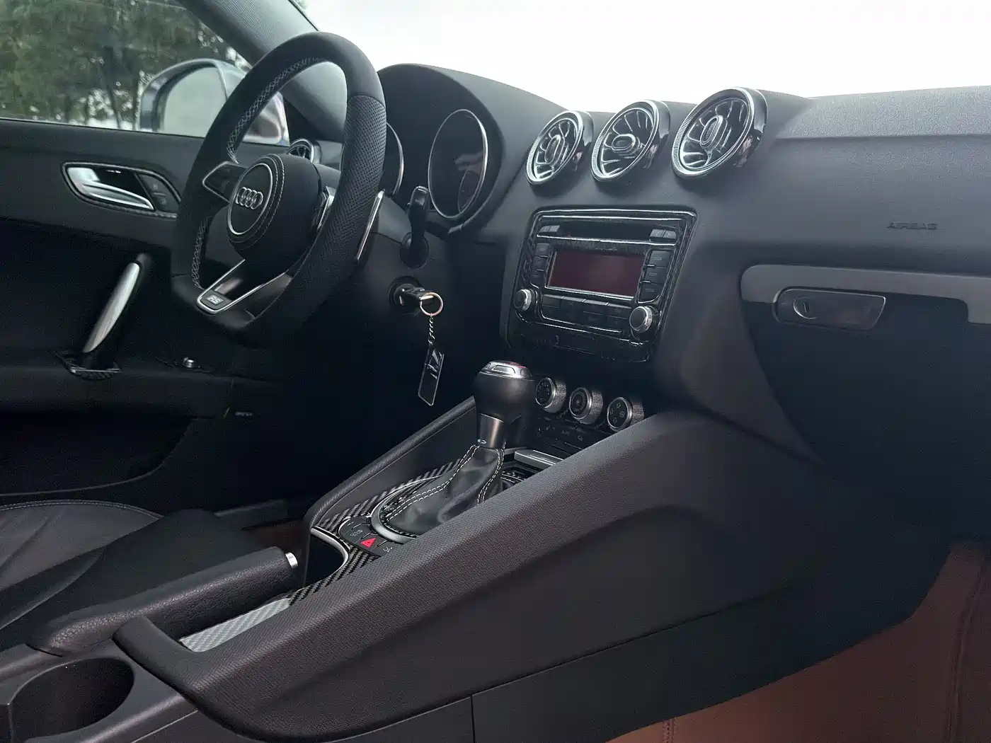 Audi TTS 2013 TTS Coupe 2.0TFSI quattro фото 8