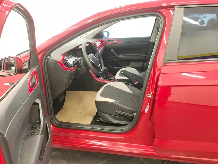 Volkswagen Polo 2021 Plus 1.5L Automatic Colorful Tech Edition фото 9