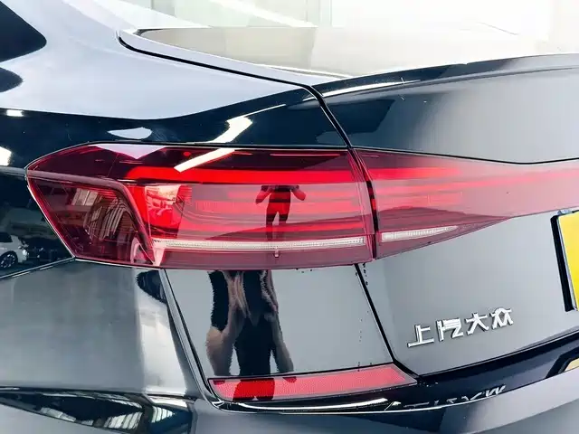 Volkswagen Passat 2022 330TSI Elite Edition фото 19