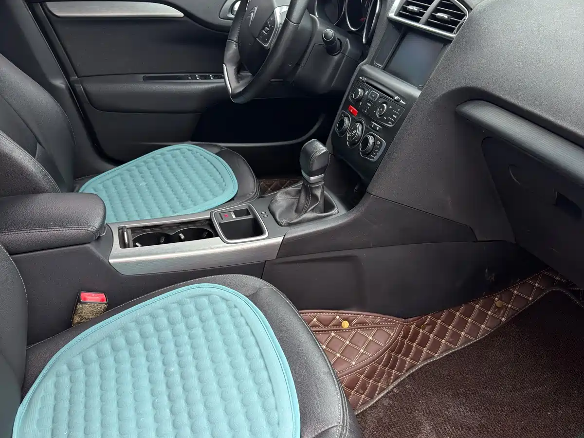 Фото 7 - Citroën C4L