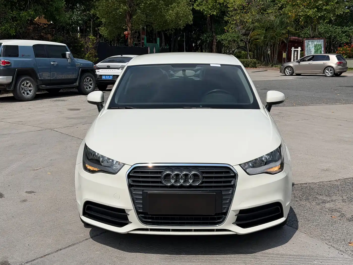 Audi A1 2013 Model 30 TFSI Sportback Urban фото 2