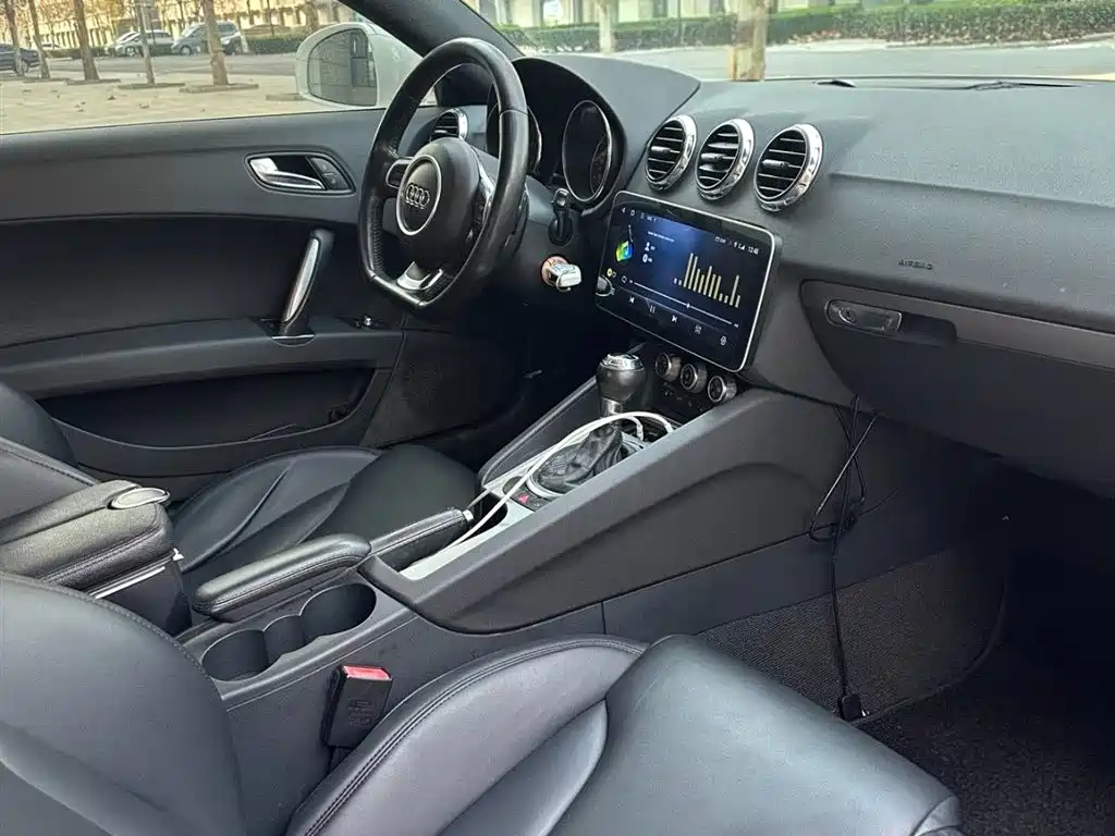 Audi TT 2011 TT Coupe 2.0TFSI фото 5