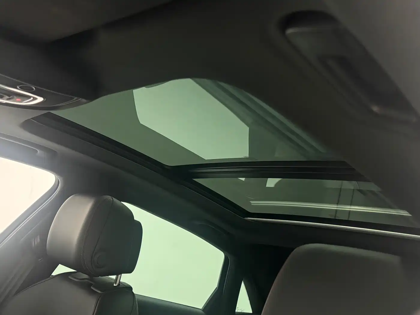 Audi A4L 2025 2 Million Celebration Edition 40 TFSI Luxury Dynamic фото 11
