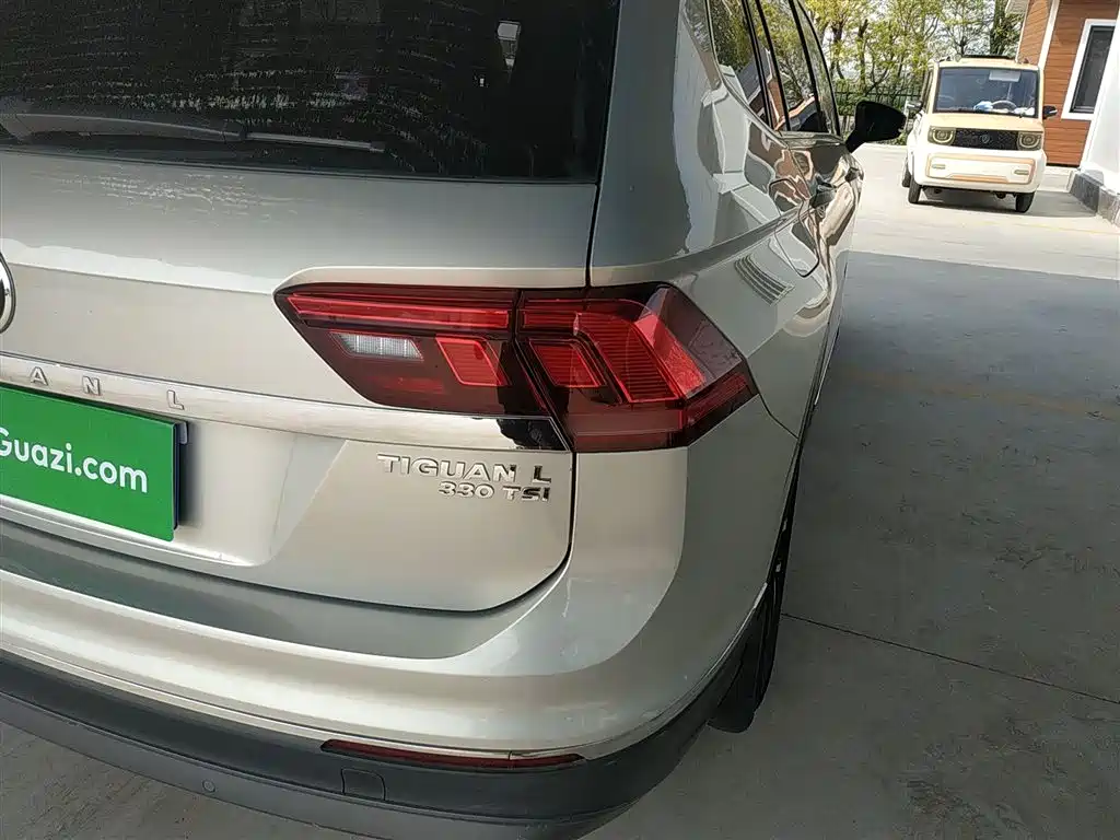 Volkswagen Tiguan L 2018 330TSI Automatic 2WD Luxury Edition фото 8