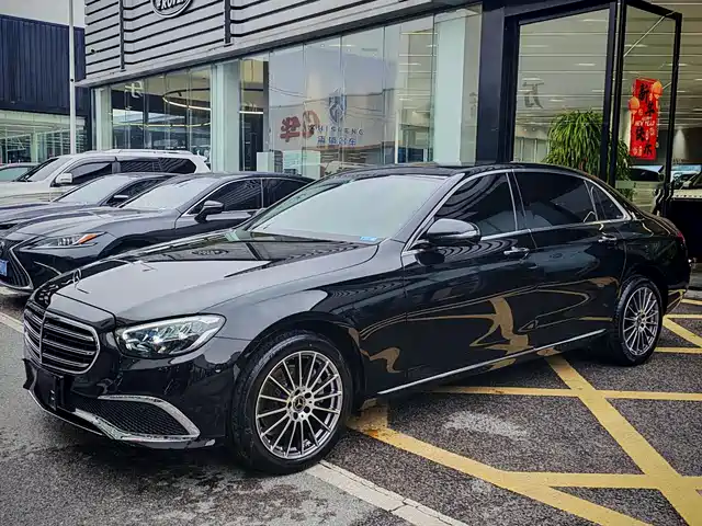 MERCEDES-BENZ E CLASS